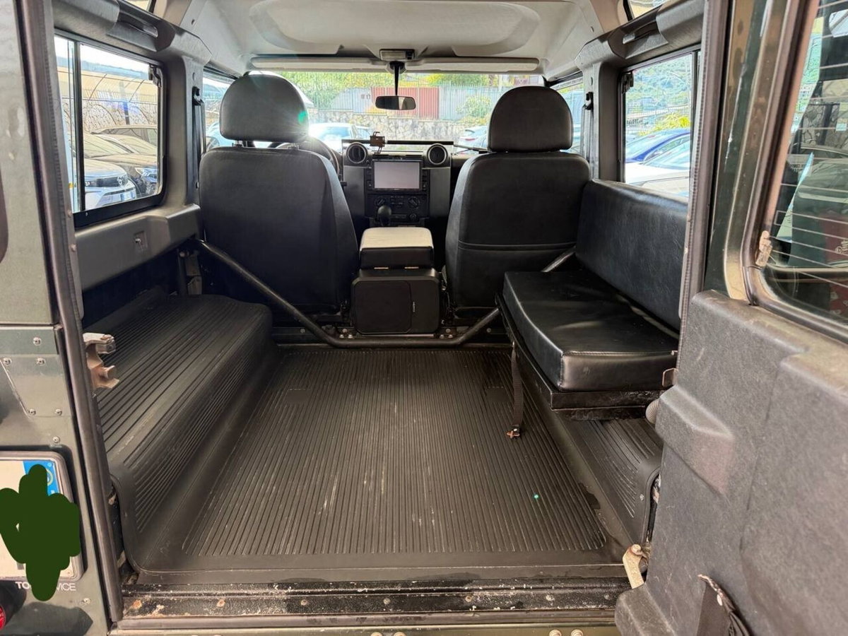 Land Rover Defender 90 2.4 TD4 Pick Up S (12)