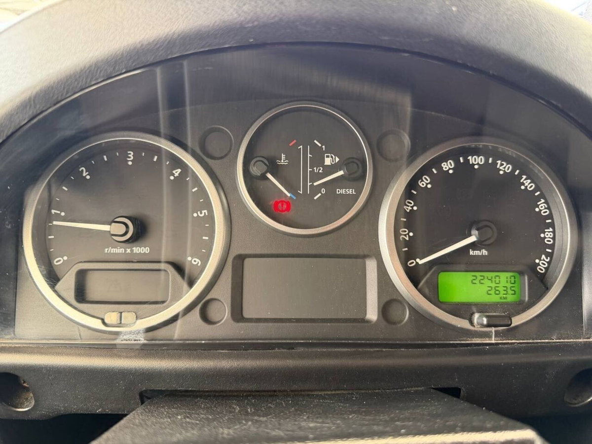 Land Rover Defender 90 2.4 TD4 Pick Up S (13)