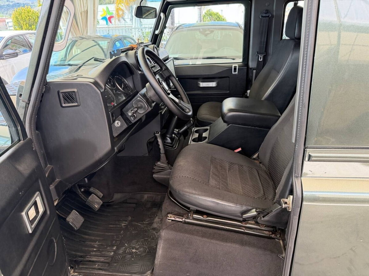 Land Rover Defender 90 2.4 TD4 Pick Up S (8)