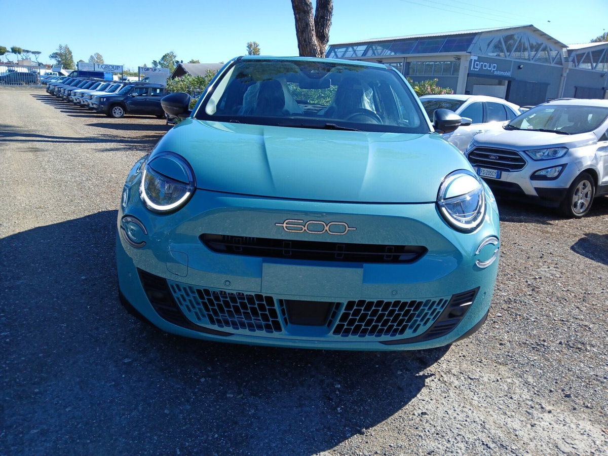 Fiat 600 1.2 Business 100cv (2)