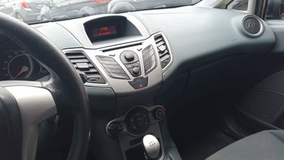 Ford Fiesta 1.4 TDCi 70CV 5 porte Titanium (20)
