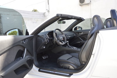 Audi TT RS Roadster 2.5 TFSI quattro S tronic (12)