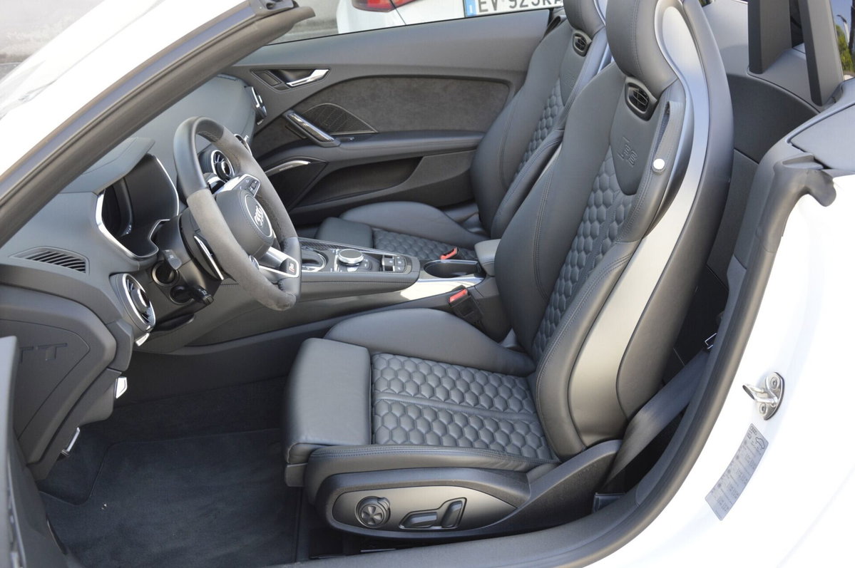 Audi TT RS Roadster 2.5 TFSI quattro S tronic (13)
