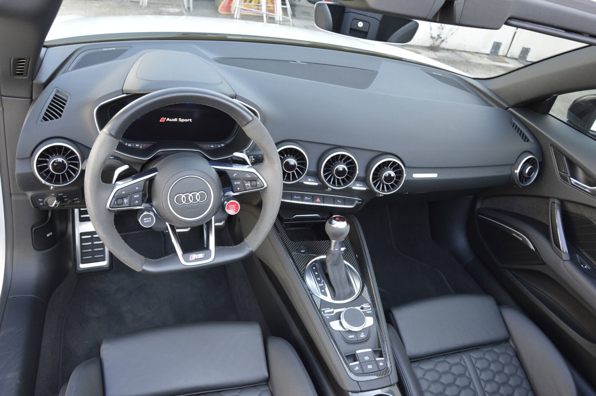 Audi TT RS Roadster 2.5 TFSI quattro S tronic (14)