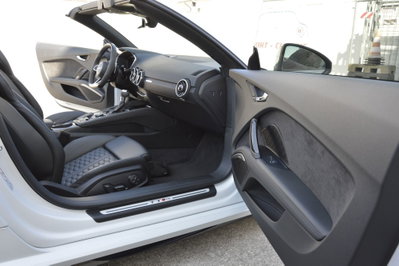 Audi TT RS Roadster 2.5 TFSI quattro S tronic (15)