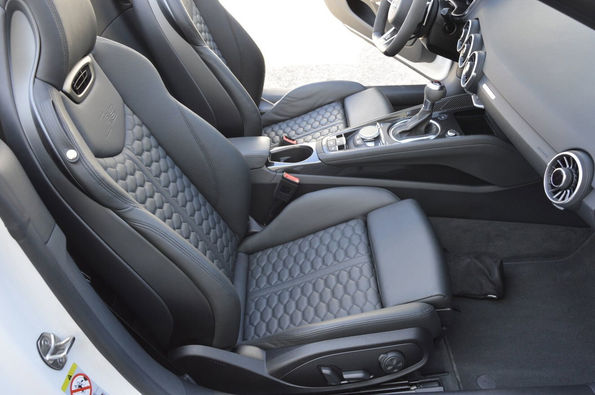 Audi TT RS Roadster 2.5 TFSI quattro S tronic (16)