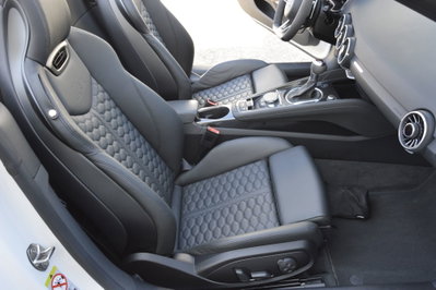 Audi TT RS Roadster 2.5 TFSI quattro S tronic (16)
