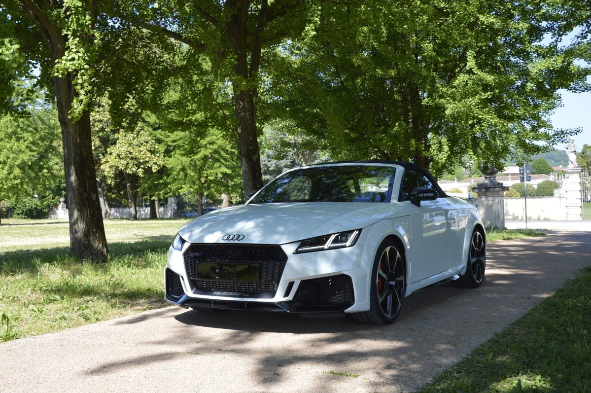 Audi TT RS Roadster 2.5 TFSI quattro S tronic (2)