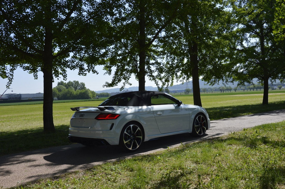Audi TT RS Roadster 2.5 TFSI quattro S tronic (6)