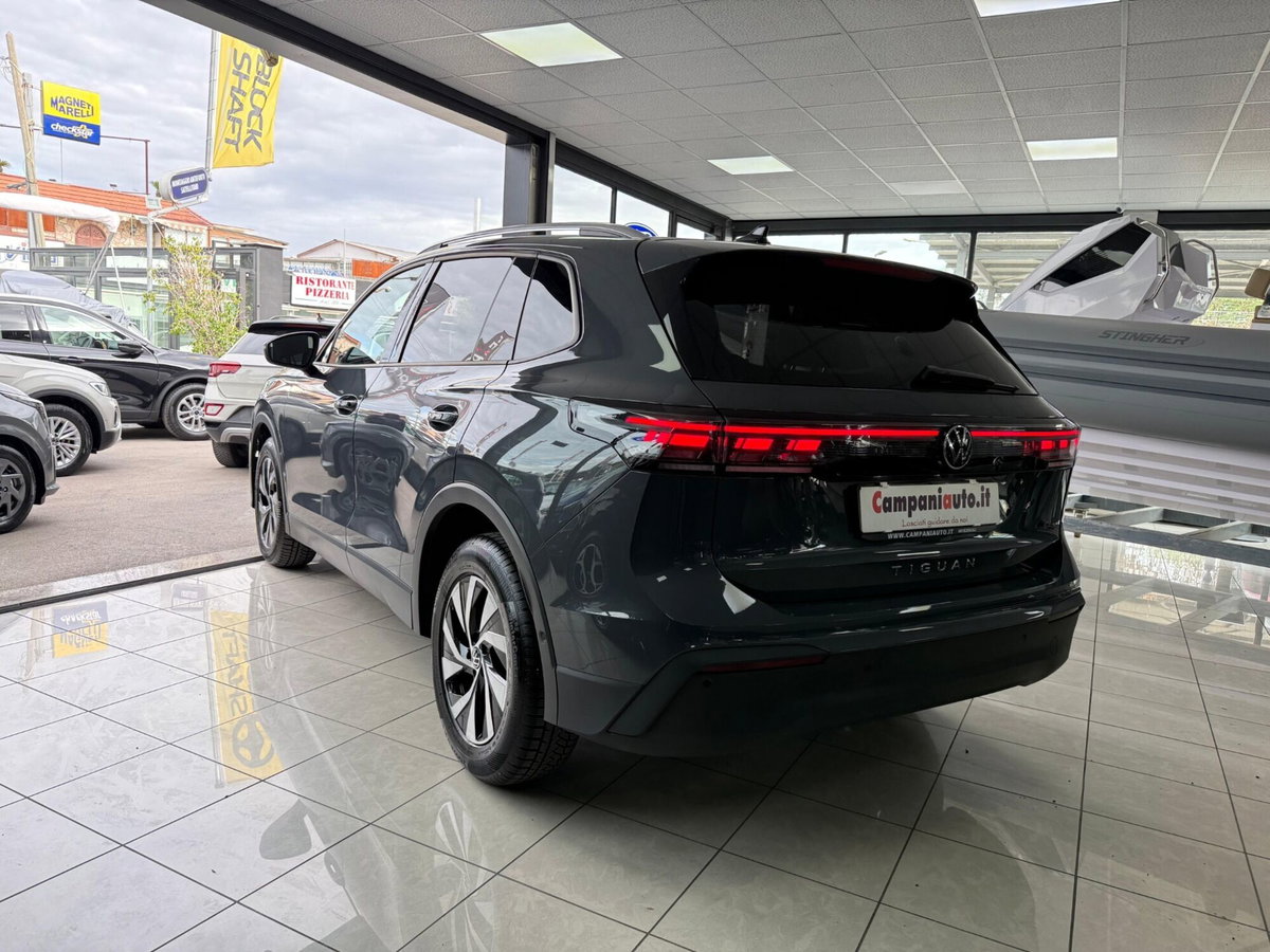 Volkswagen Tiguan 2.0 tdi Edition 150cv dsg (4)
