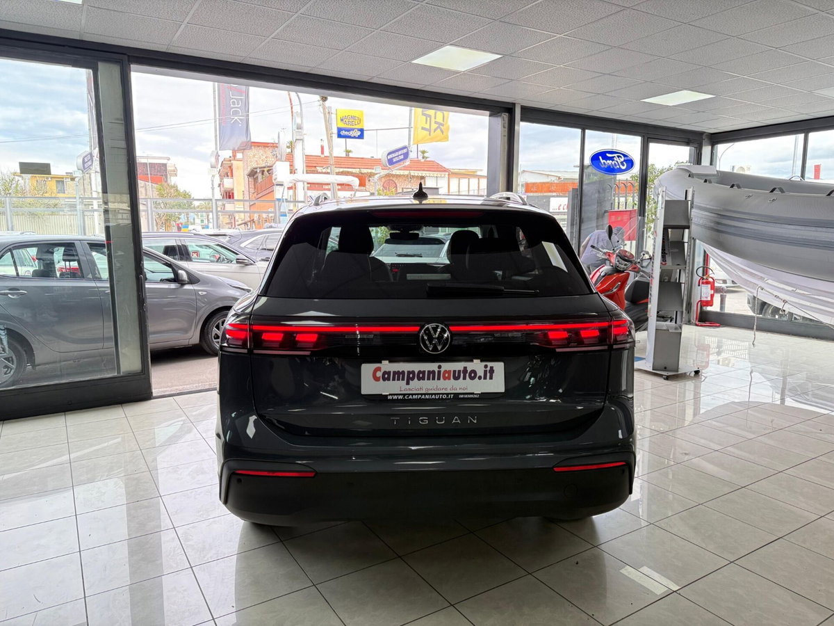 Volkswagen Tiguan 2.0 tdi Edition 150cv dsg (5)