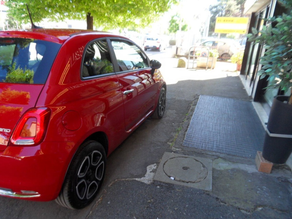 Fiat 500 1.0 Hybrid Red (3)