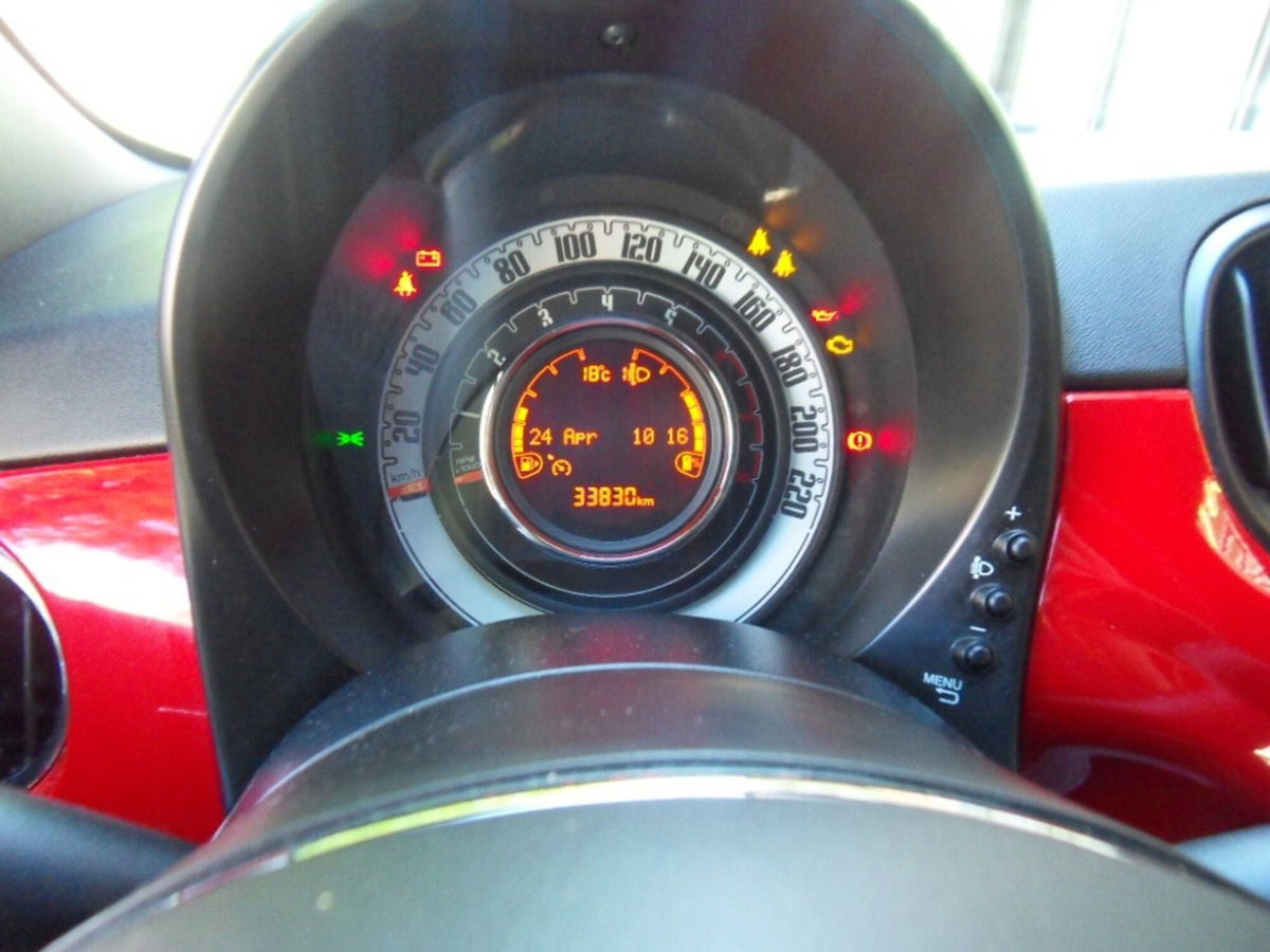 Fiat 500 1.0 Hybrid Red (6)