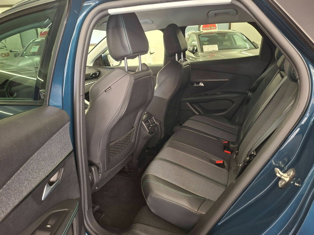 Peugeot 3008 BlueHDi 130 S&S Allure (16)