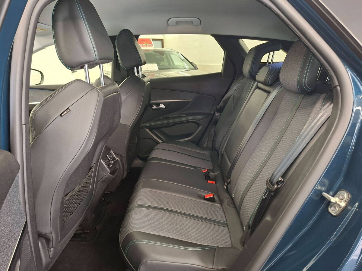 Peugeot 3008 BlueHDi 130 S&S Allure (8)