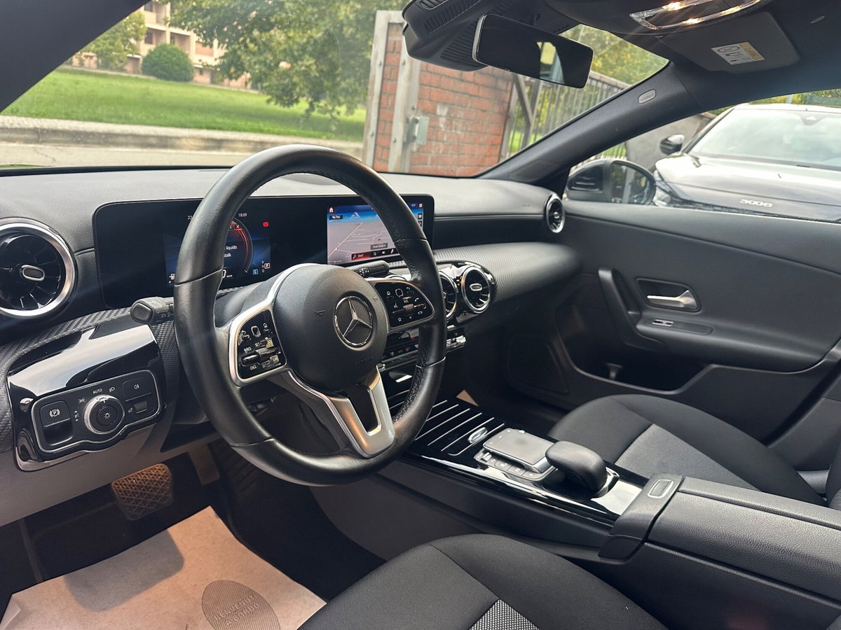 Mercedes-Benz CLA Shooting Brake 200 d Automatic Shooting Brake Business (13)