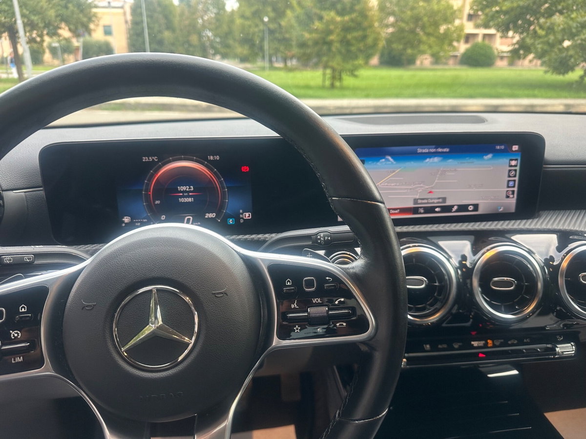 Mercedes-Benz CLA Shooting Brake 200 d Automatic Shooting Brake Business (14)