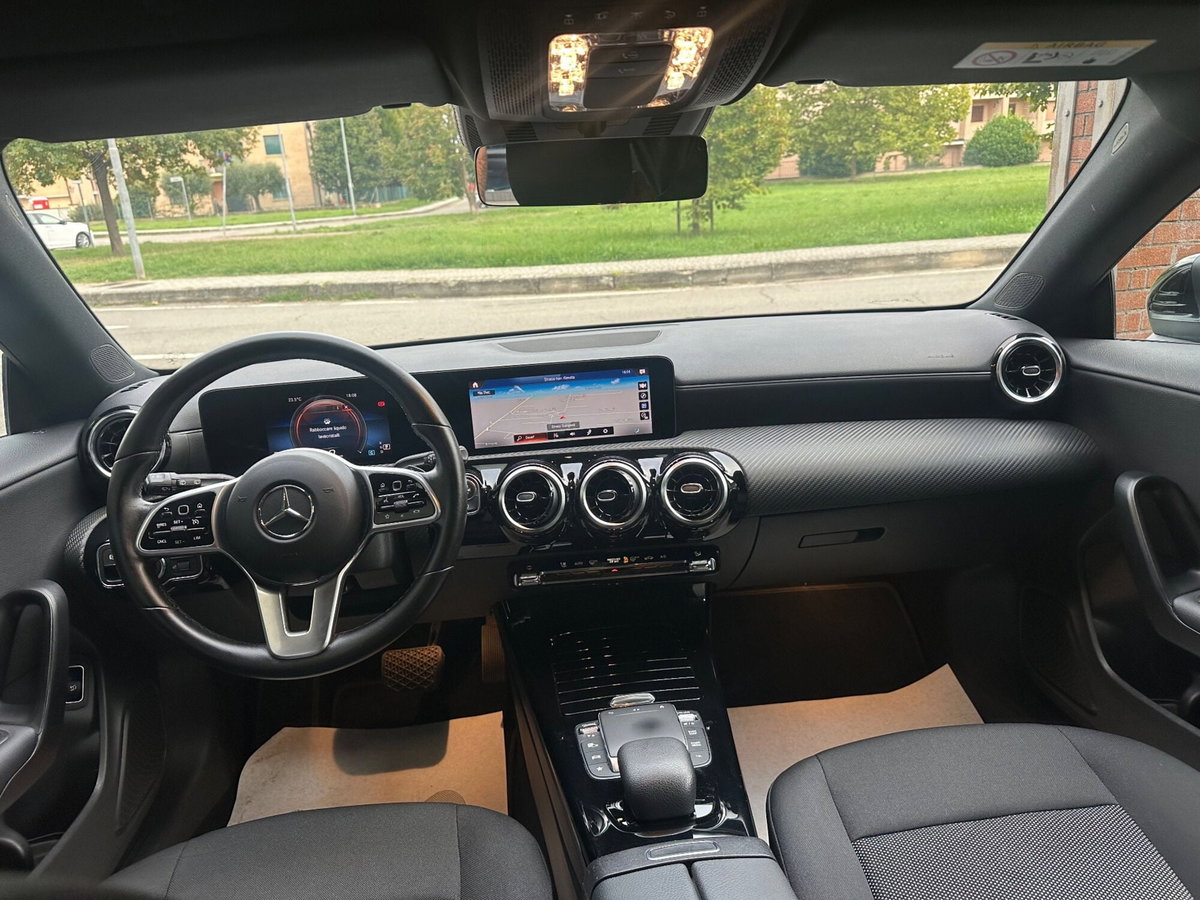 Mercedes-Benz CLA Shooting Brake 200 d Automatic Shooting Brake Business (7)