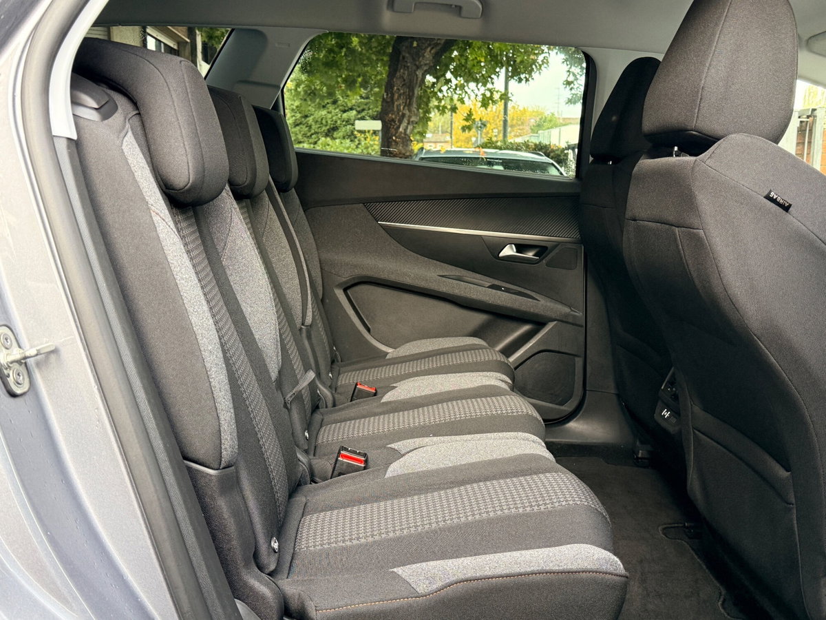 Peugeot 5008 BlueHDi 130 S&S EAT8 Allure (11)