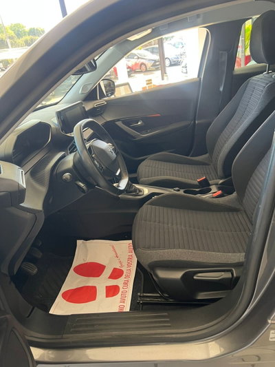 Peugeot 2008 BlueHDi 110 S&S GT (12)