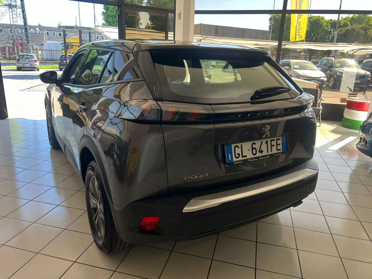 Peugeot 2008 BlueHDi 110 S&S GT (6)