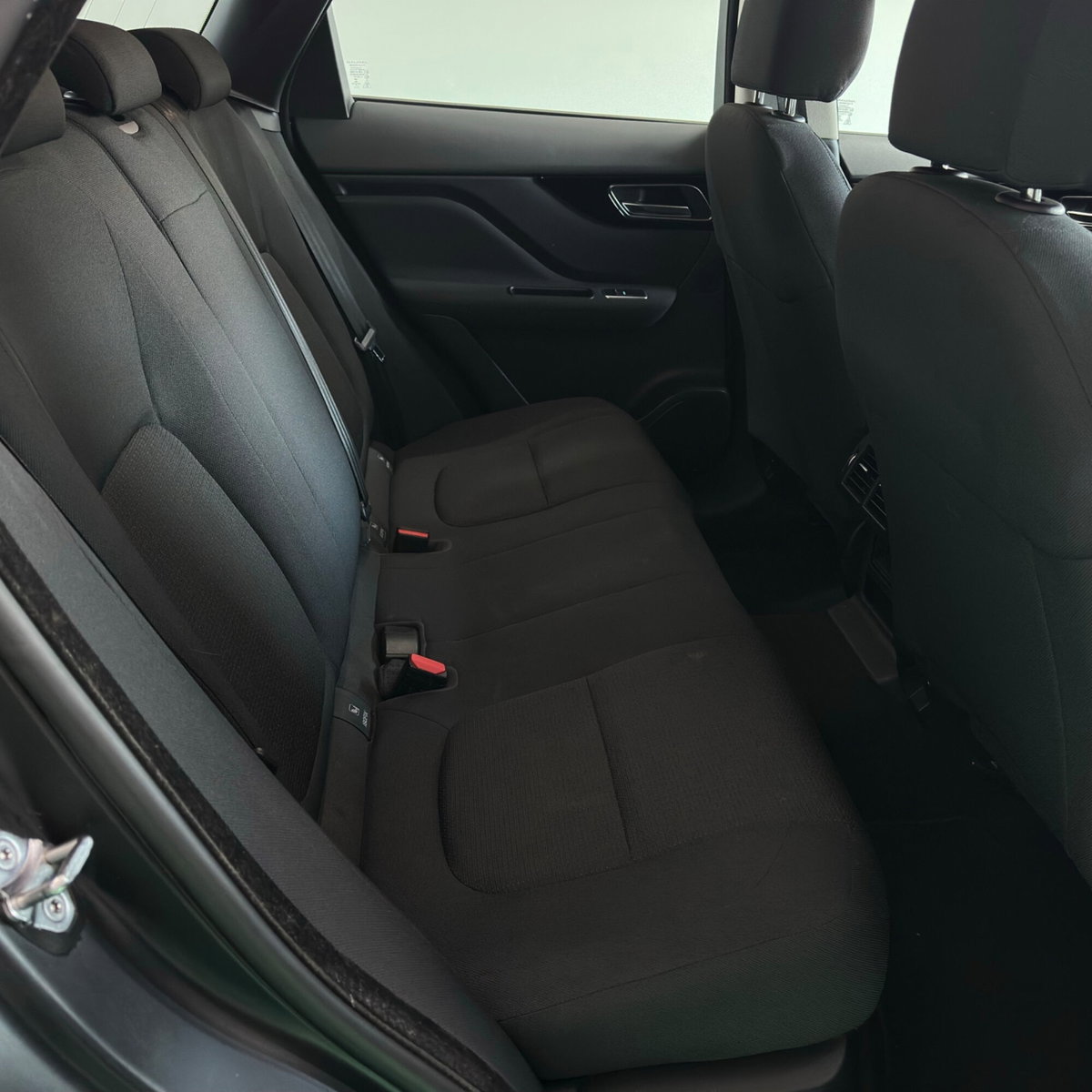 Jaguar F-Pace 2.0 D 180 CV Prestige (16)