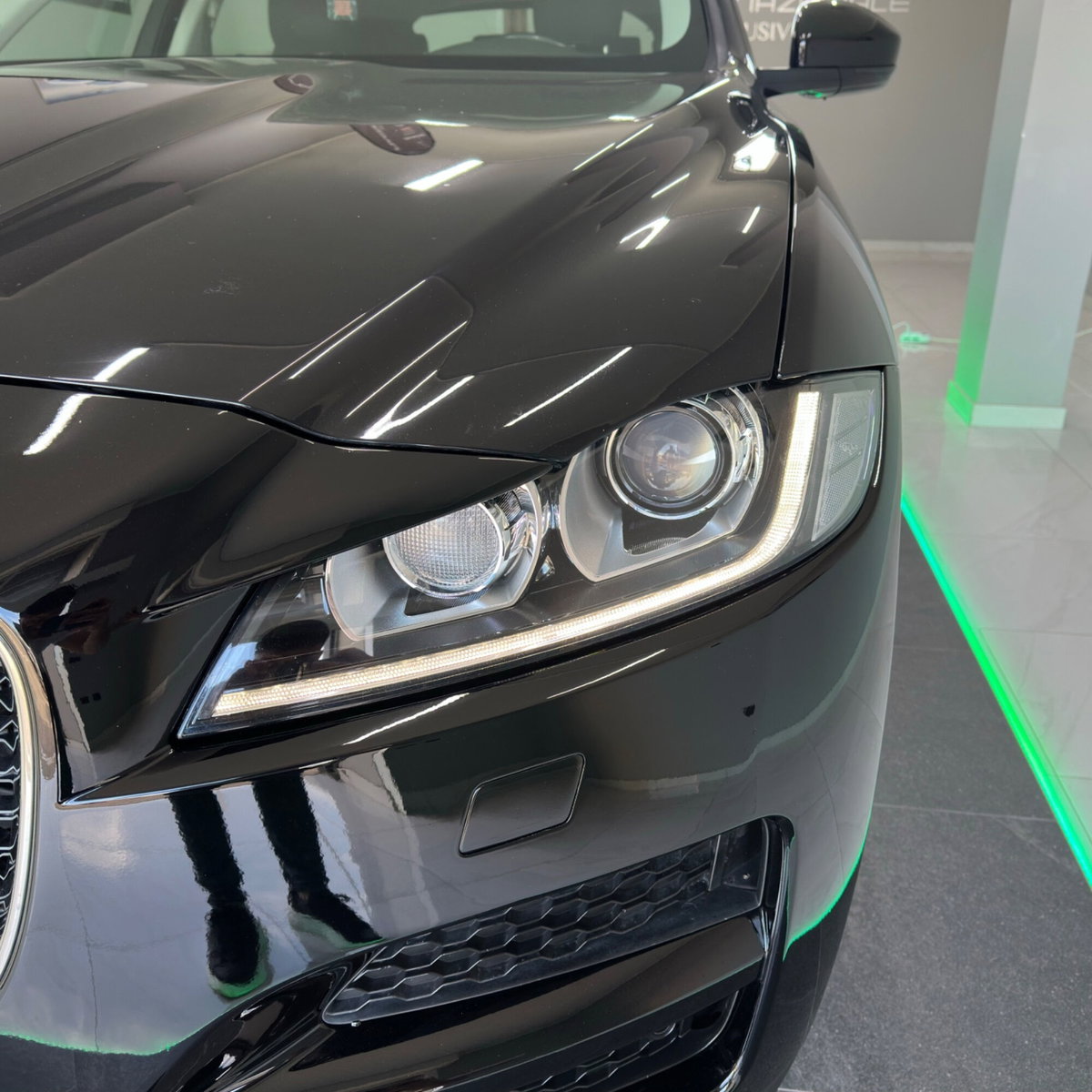 Jaguar F-Pace 2.0 D 180 CV Prestige (4)
