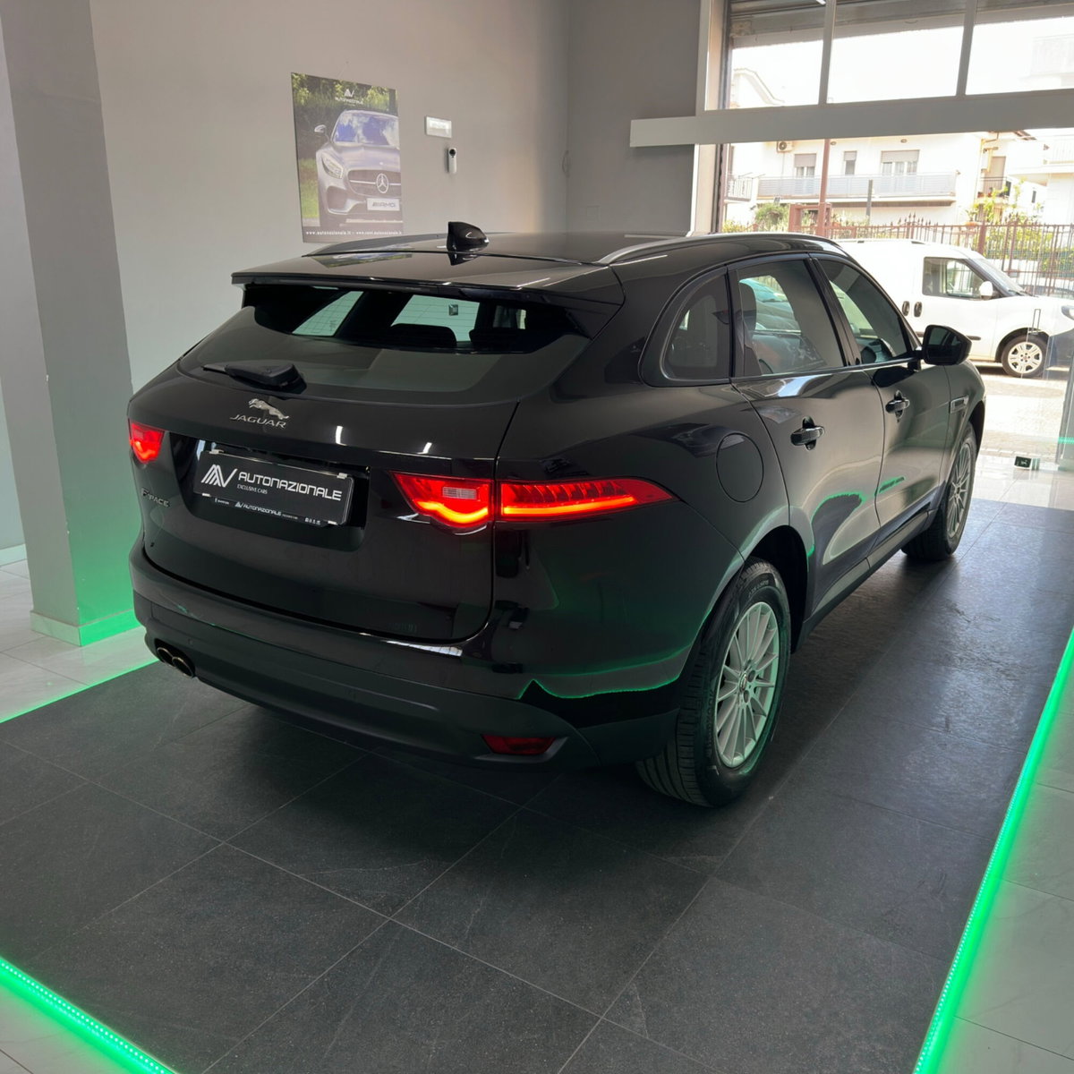 Jaguar F-Pace 2.0 D 180 CV Prestige (5)
