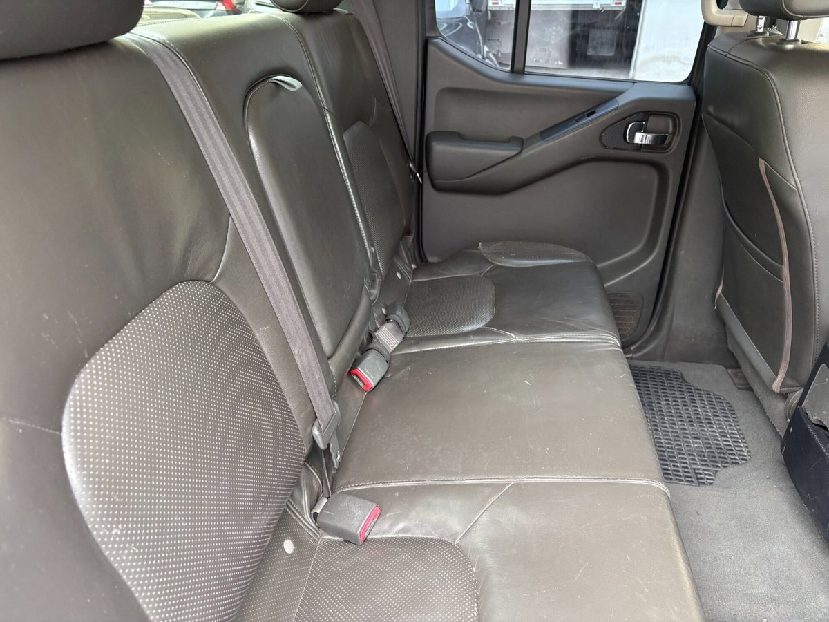 Nissan Navara 2.5 dCi 4 porte Double Cab Platinum (10)