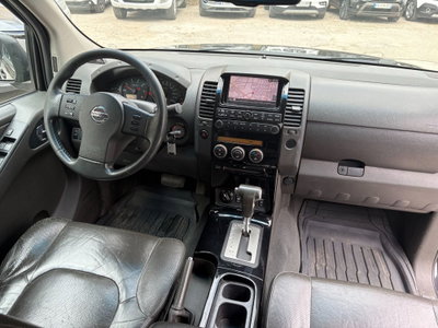Nissan Navara 2.5 dCi 4 porte Double Cab Platinum (11)