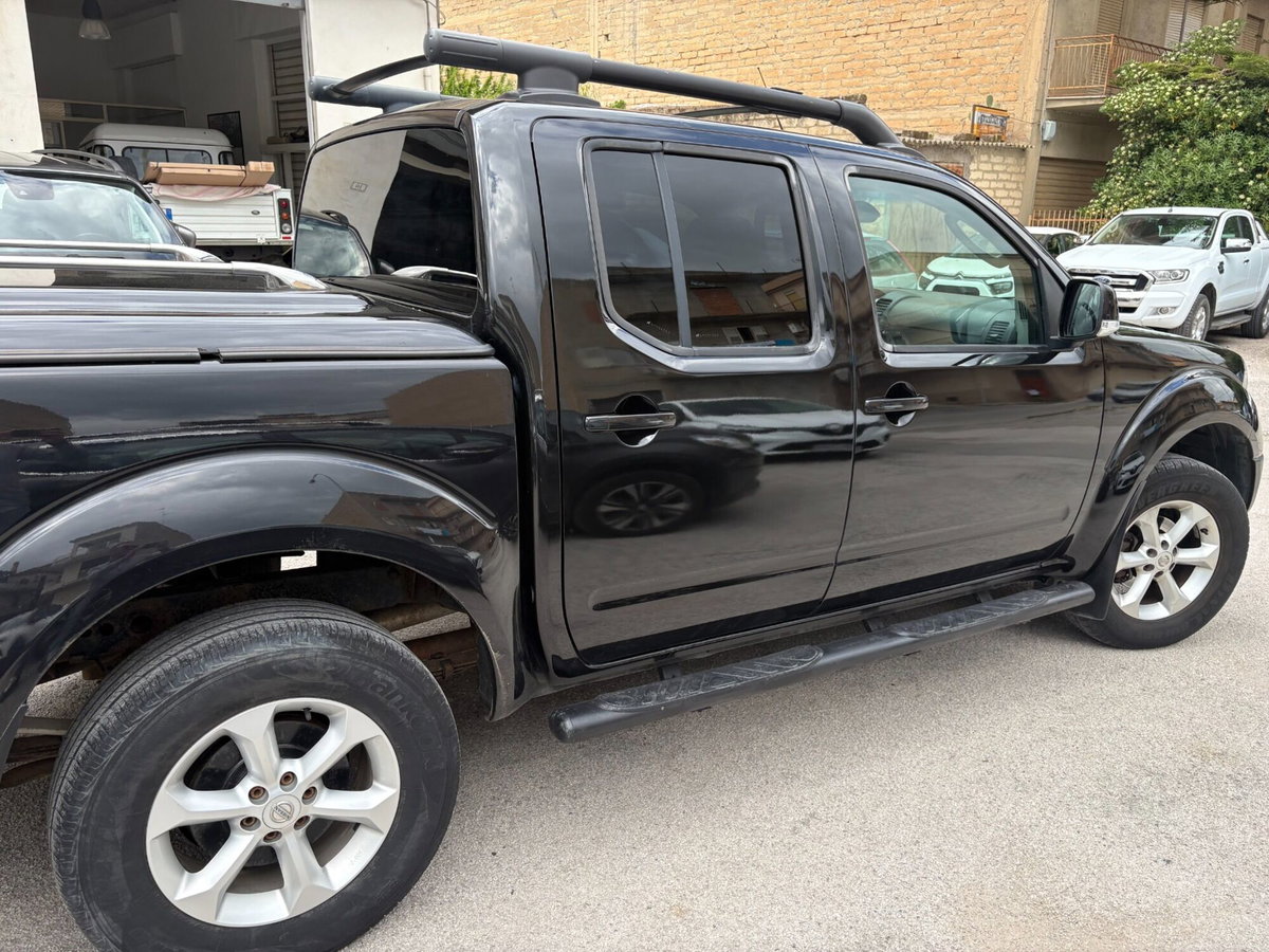 Nissan Navara 2.5 dCi 4 porte Double Cab Platinum (13)