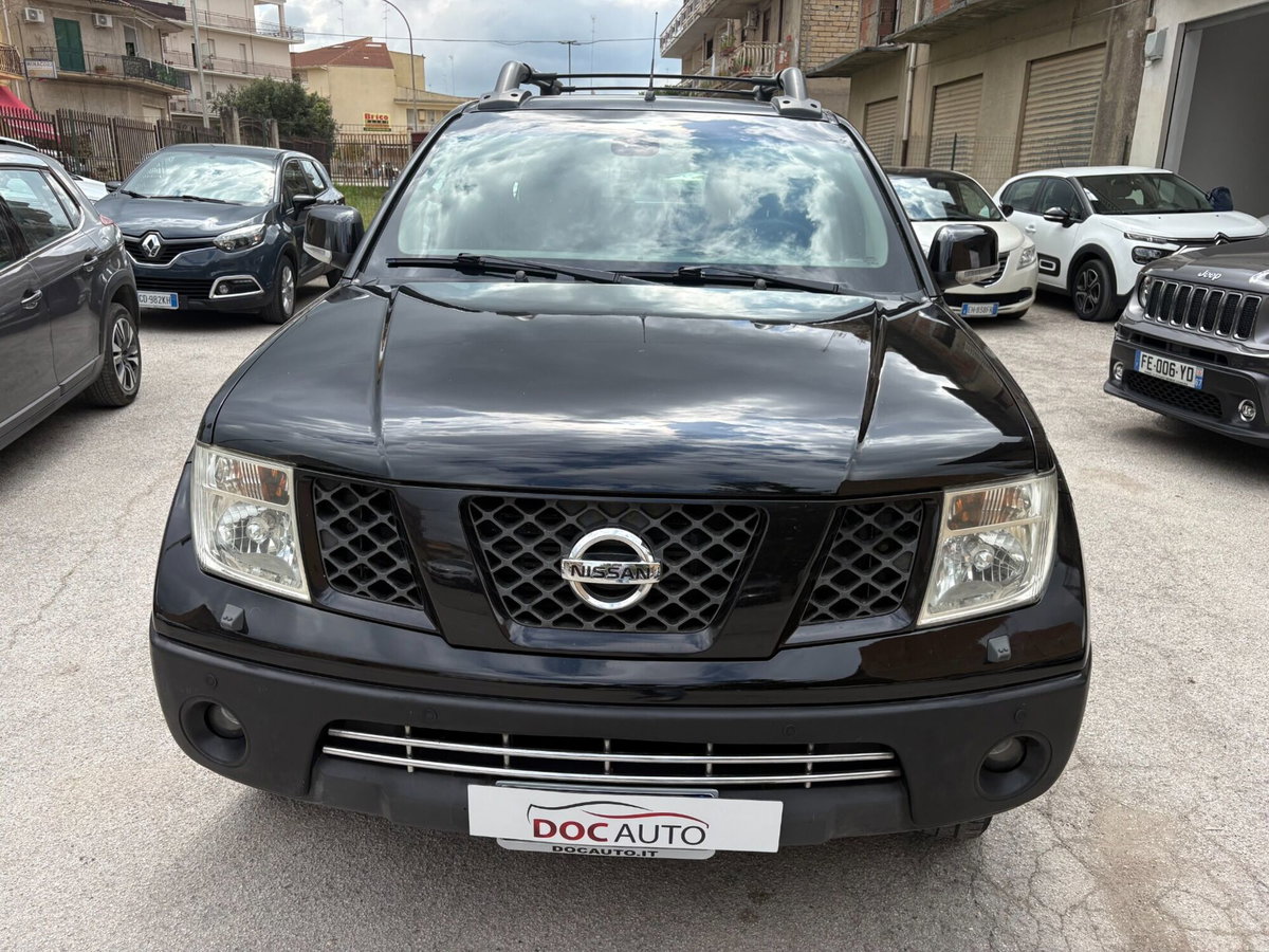Nissan Navara 2.5 dCi 4 porte Double Cab Platinum (2)