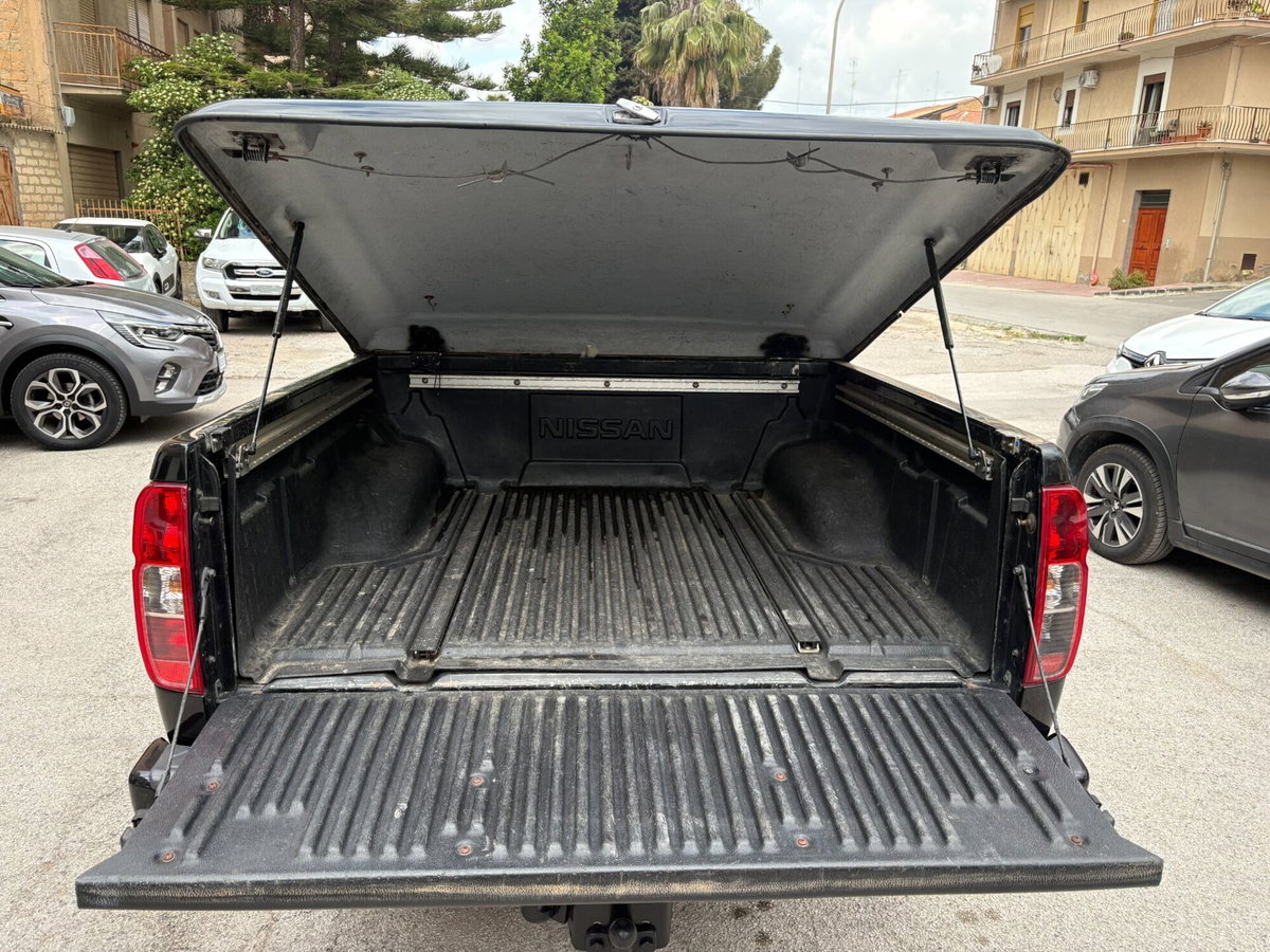 Nissan Navara 2.5 dCi 4 porte Double Cab Platinum (6)
