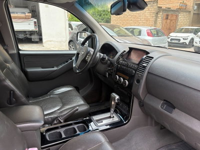 Nissan Navara 2.5 dCi 4 porte Double Cab Platinum (8)