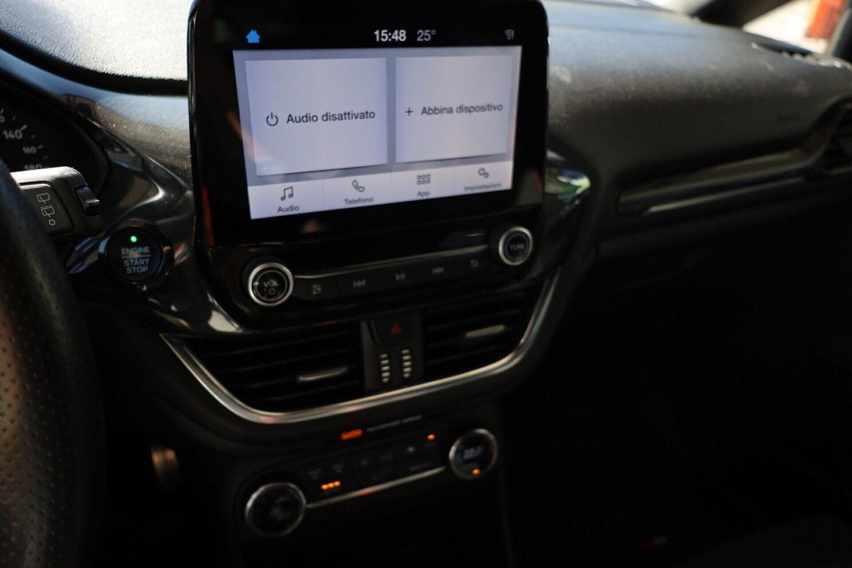Ford Fiesta 1.0 EcoBoost 100CV 5 porte ST-Line (10)