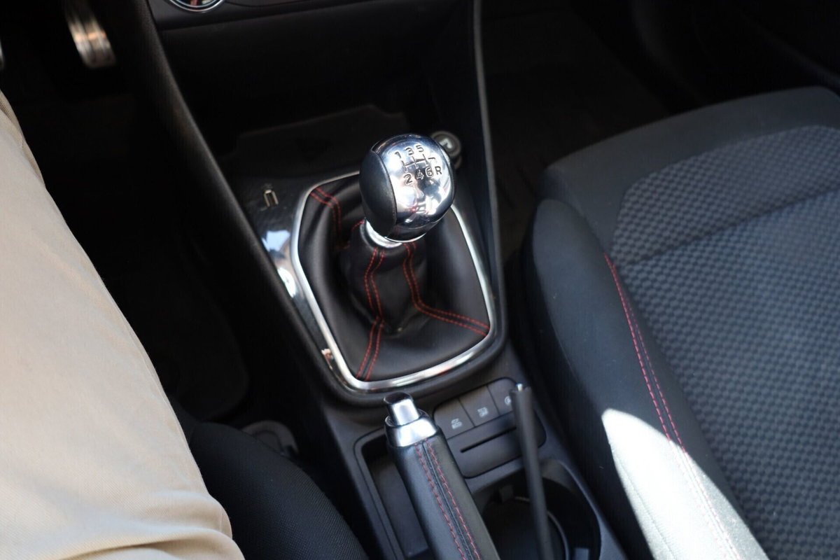 Ford Fiesta 1.0 EcoBoost 100CV 5 porte ST-Line (11)