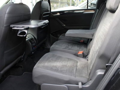 Volkswagen Touran 2.0 TDI 150 CV SCR DSG Executive BlueMotion Tech. (11)