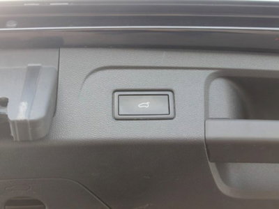 Volkswagen Touran 2.0 TDI 150 CV SCR DSG Executive BlueMotion Tech. (17)