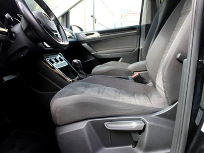 Volkswagen Touran 2.0 TDI 150 CV SCR DSG Executive BlueMotion Tech. (19)