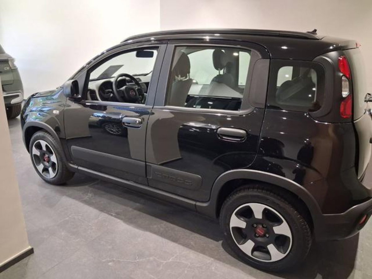 Fiat Panda 1.0 FireFly S&S Hybrid City Cross (3)
