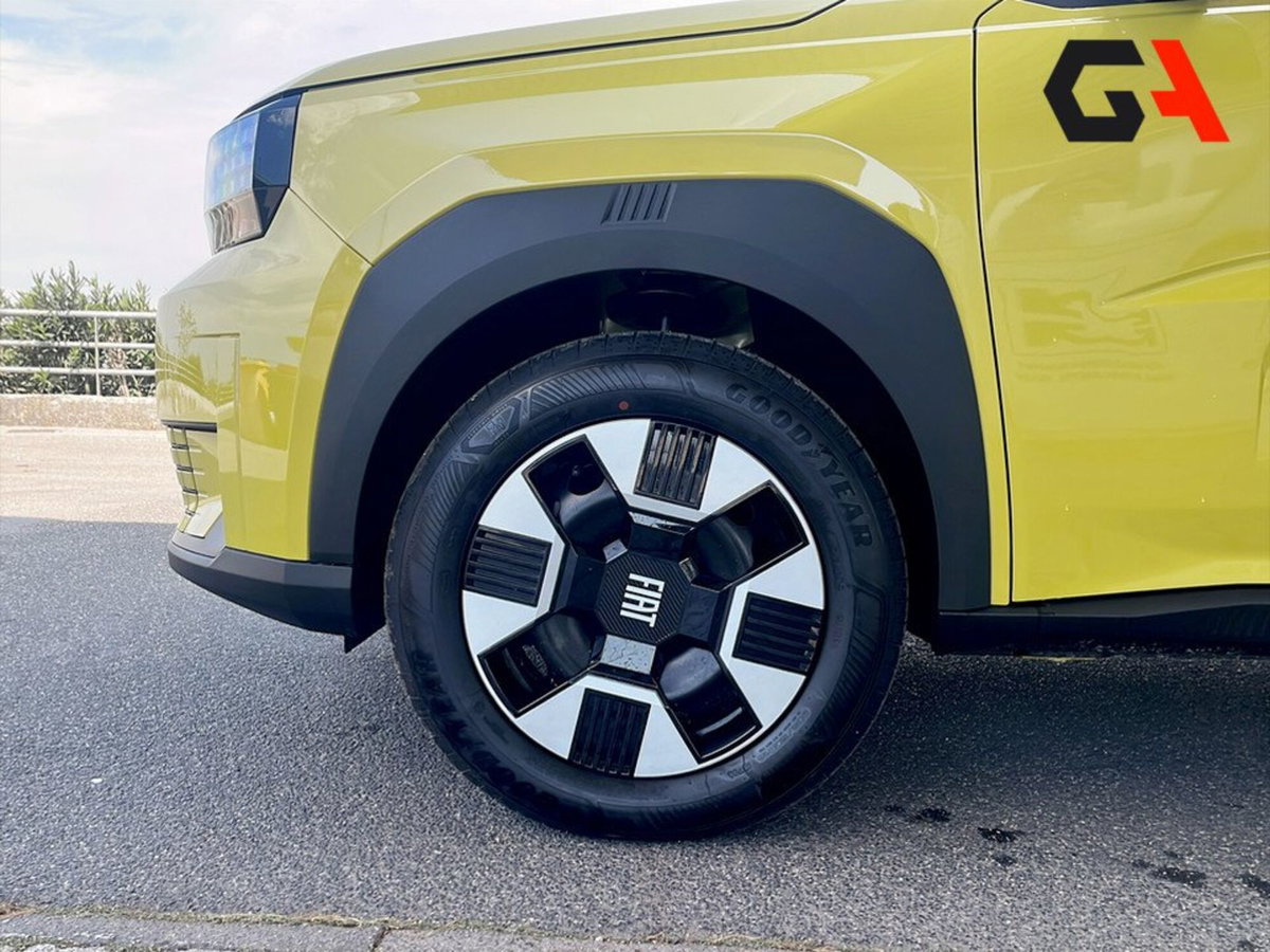 Fiat Grande Panda 1.2 hybrid Icon 110cv edct (7)