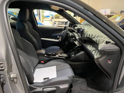 Peugeot 2008 PureTech 130 S&S EAT8 GT Pack (16)