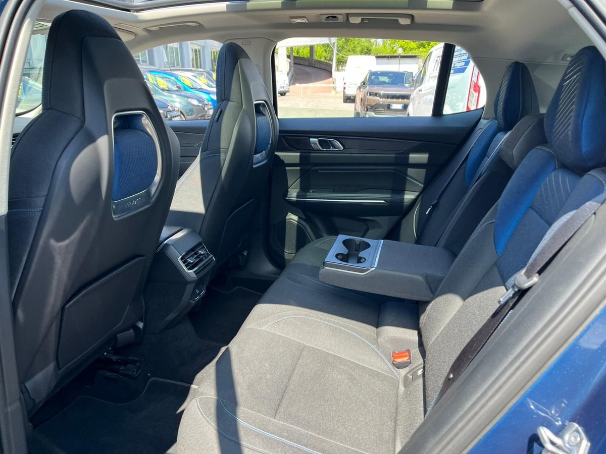Lynk & Co 01 01 1.5 td phev (18)