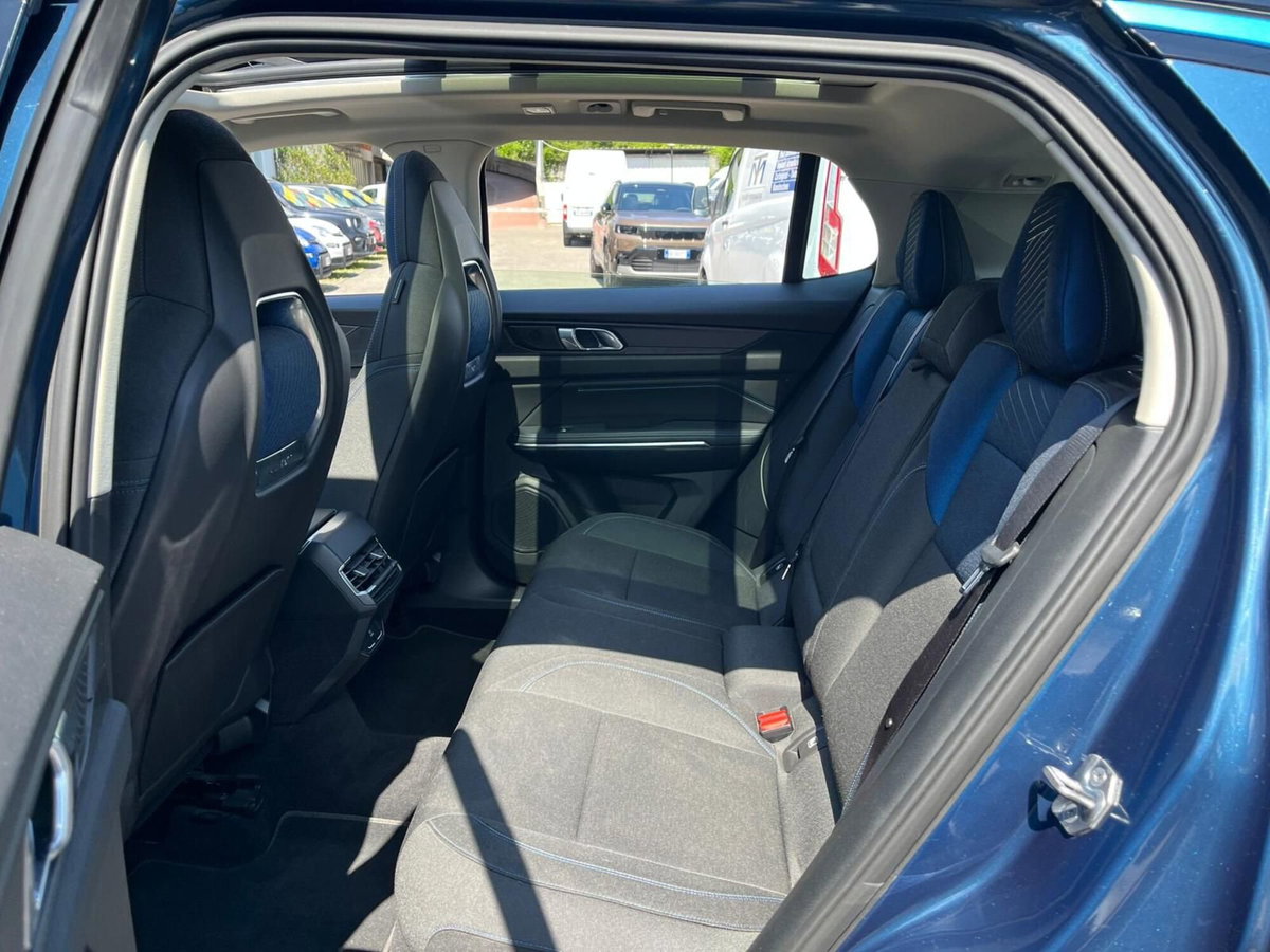 Lynk & Co 01 01 1.5 td phev (19)