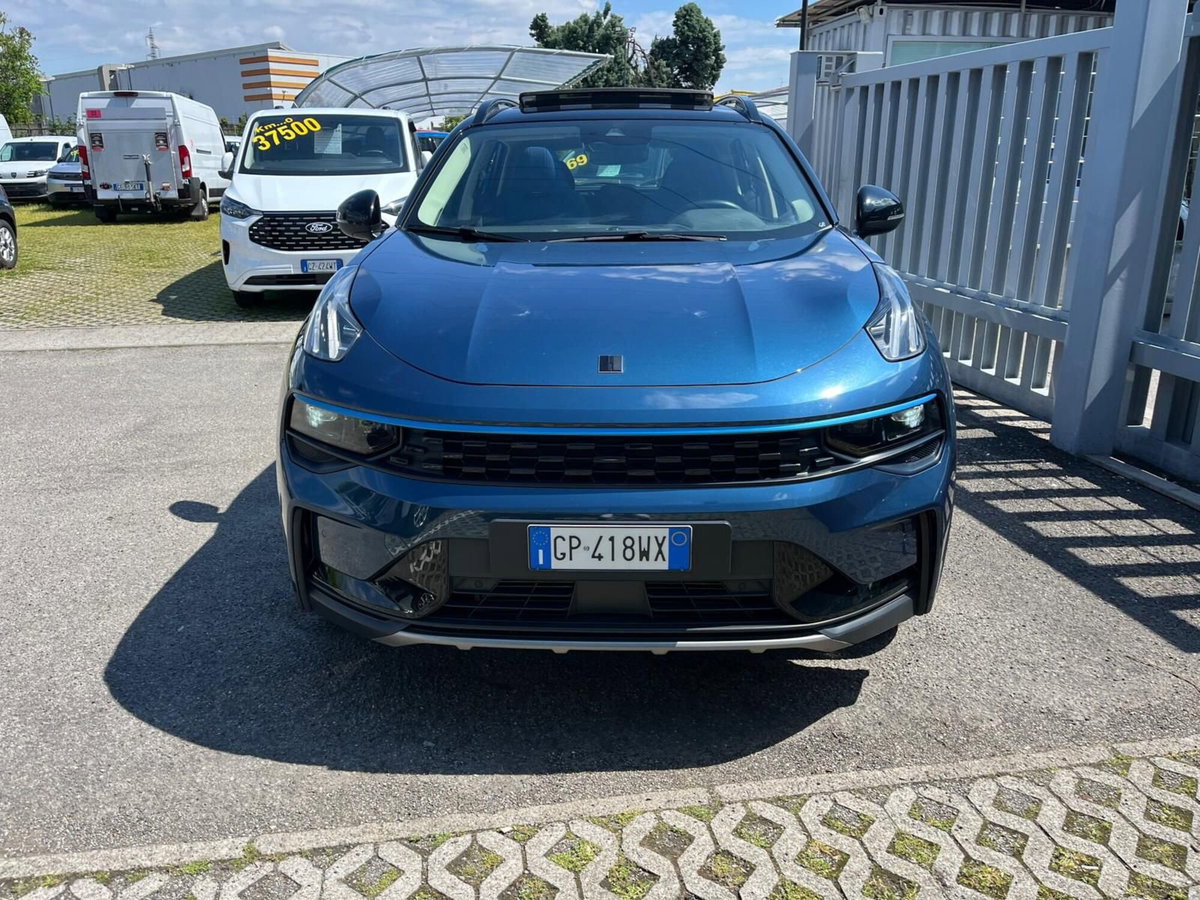 Lynk & Co 01 01 1.5 td phev (3)