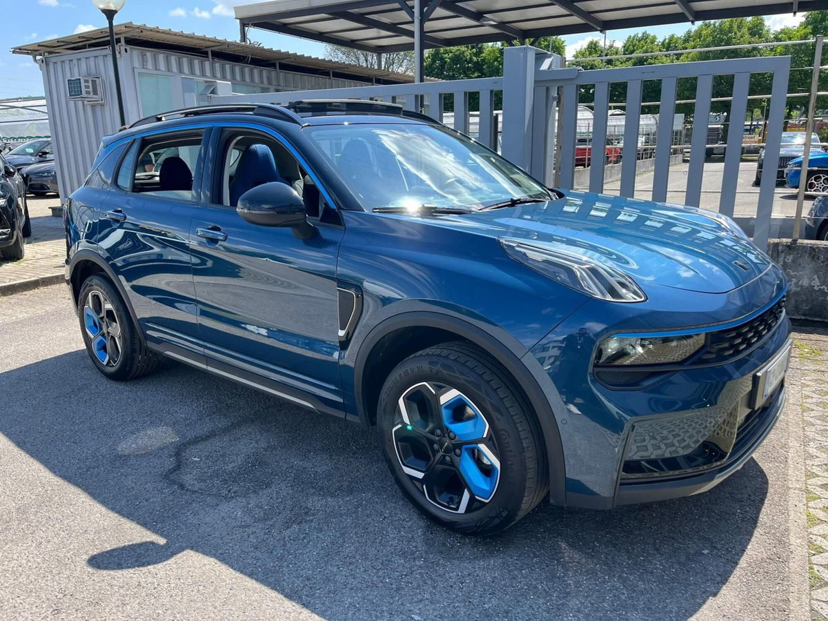 Lynk & Co 01 01 1.5 td phev (4)