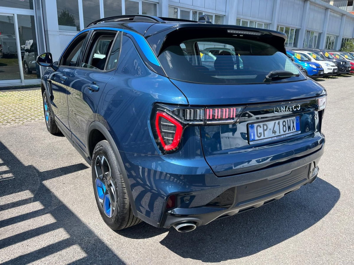 Lynk & Co 01 01 1.5 td phev (5)