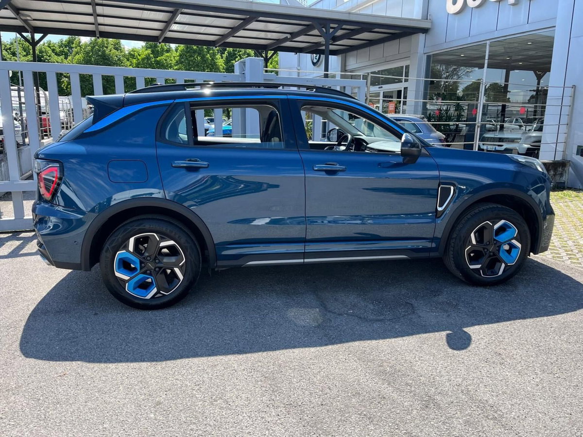 Lynk & Co 01 01 1.5 td phev (7)