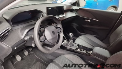 Peugeot 208 PureTech 100 Stop&Start 5 porte Allure (12)