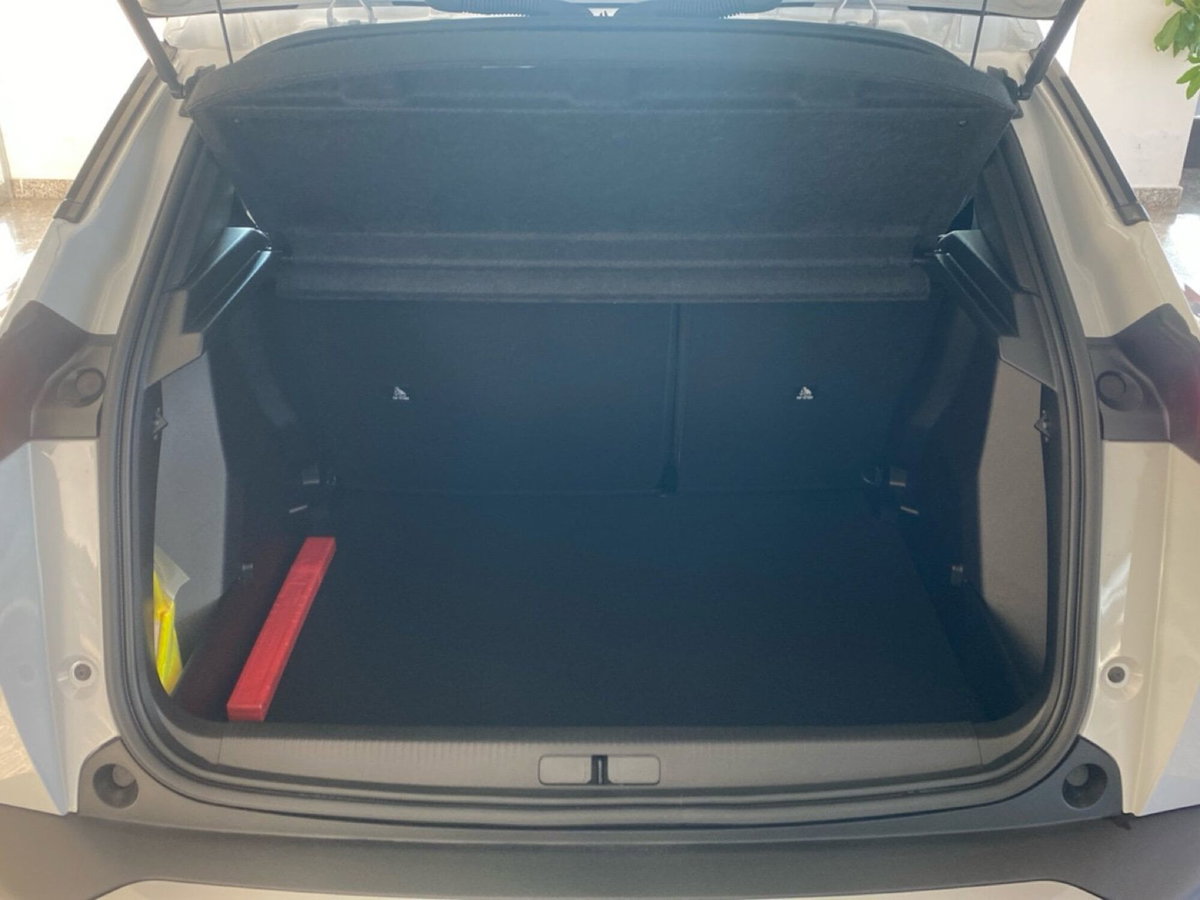 Peugeot 2008 1.2 puretech Style s&s 130cv eat8 (14)
